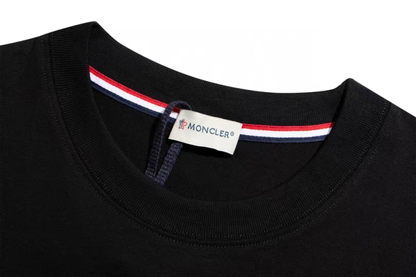 モンクレールTシャツ角部分ディテール